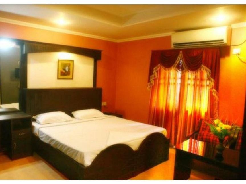 Hotel Priya Chengannur Camera foto