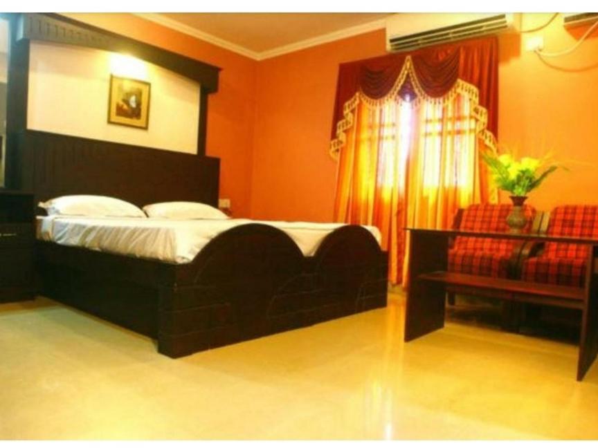 Hotel Priya Chengannur Esterno foto