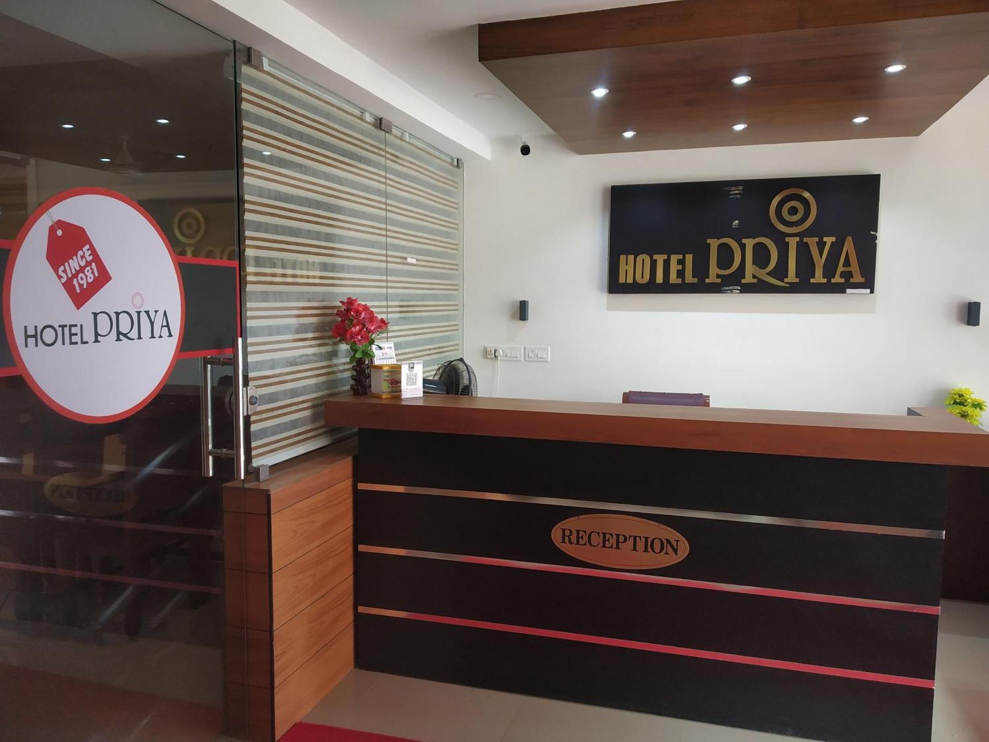 Hotel Priya Chengannur Esterno foto